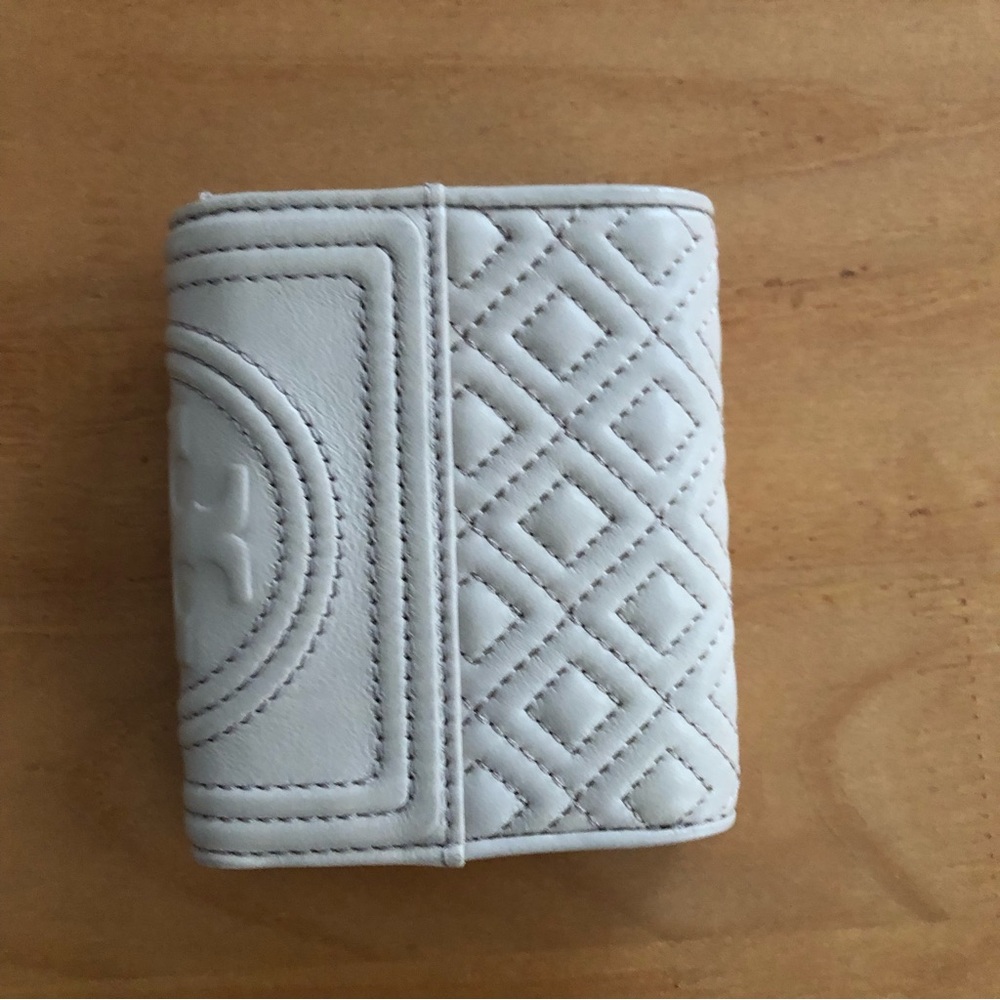 Tory Burch cream / light pink wallet (almost new condition)